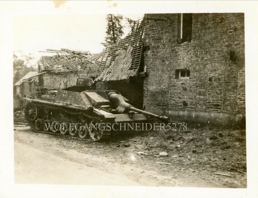 KO’d German Sturmgeschütz, France