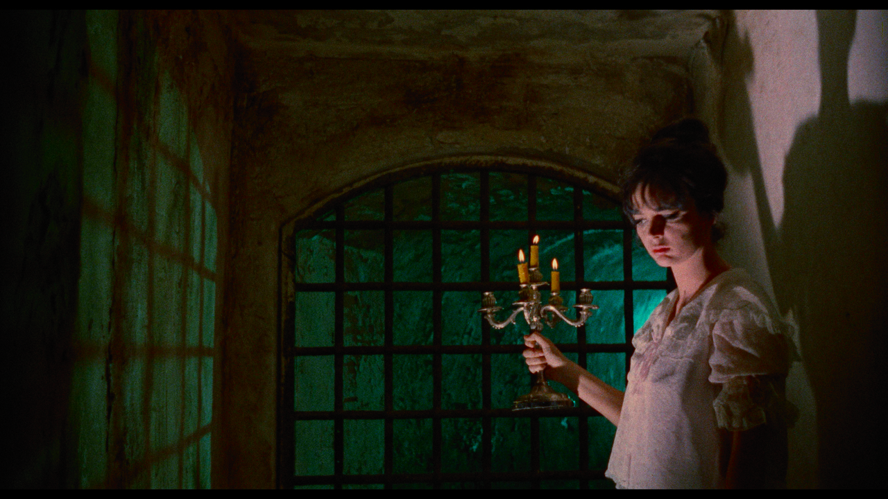 mpv-shot_The.Horrible.Dr.Hichcock.1962.2160p.UHD.BDREMUX.HDR.HEVC-Нечипорук_00_51_20_0010