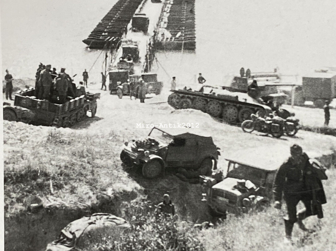 Foto, 3. Komp. Panz Nachr. Ers. Abtlg. 82, Beute Panzer, Schwimm Kübel