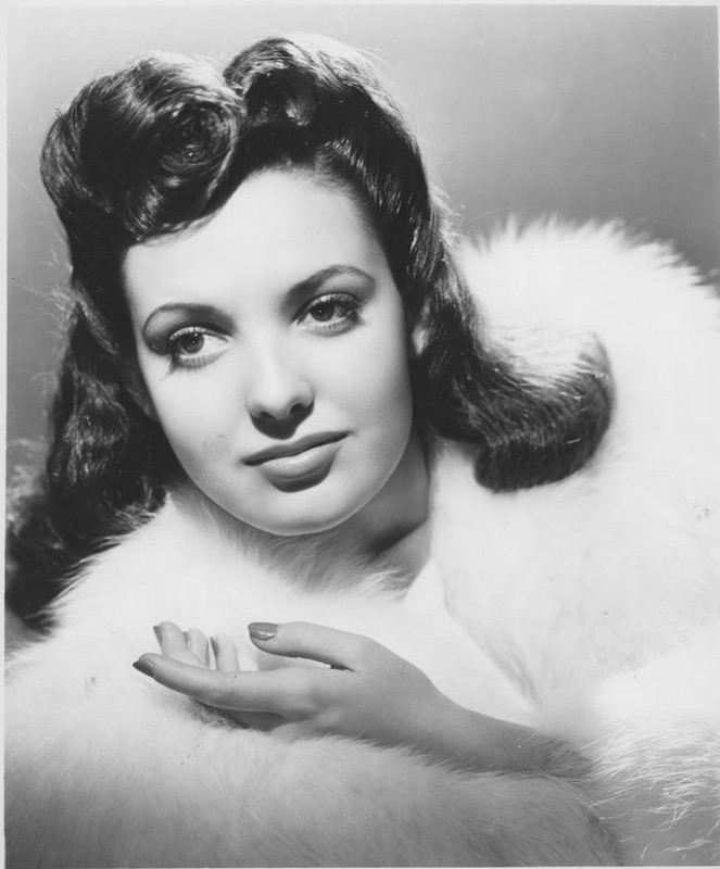 Linda_Darnell_b67