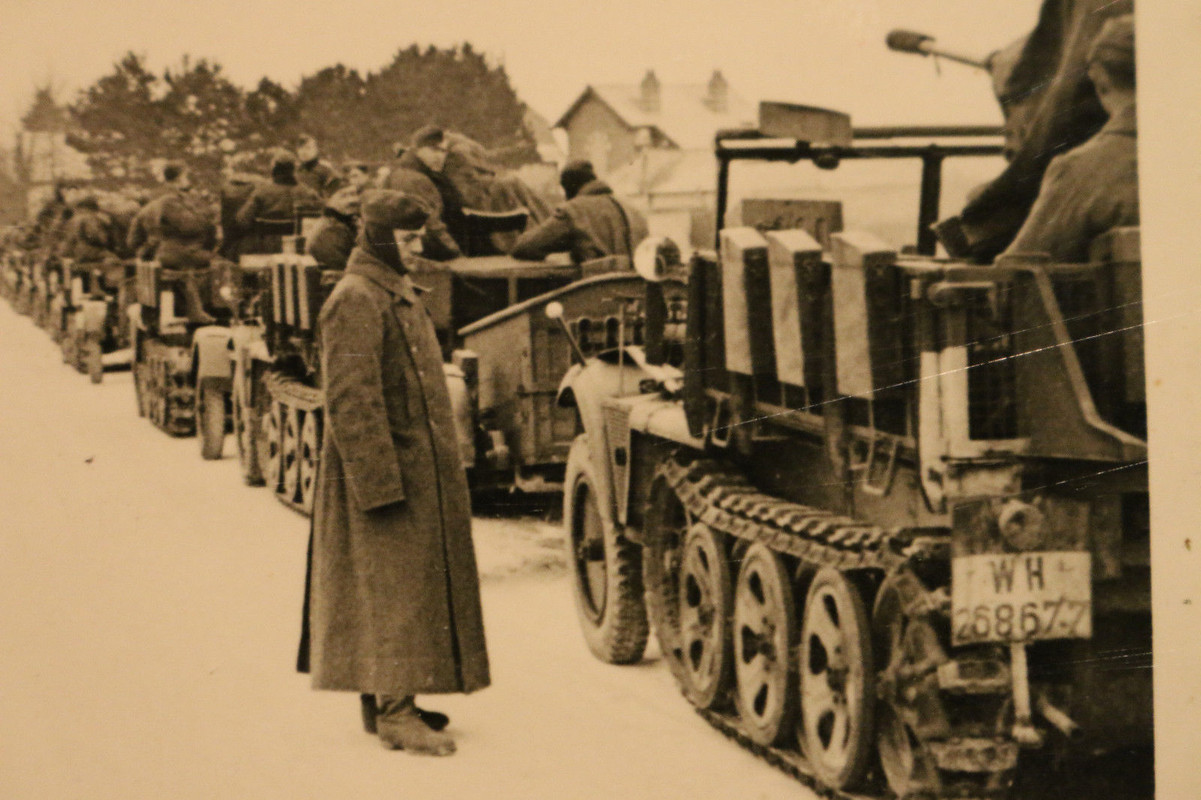 Halbketten Geschütze WH 268677