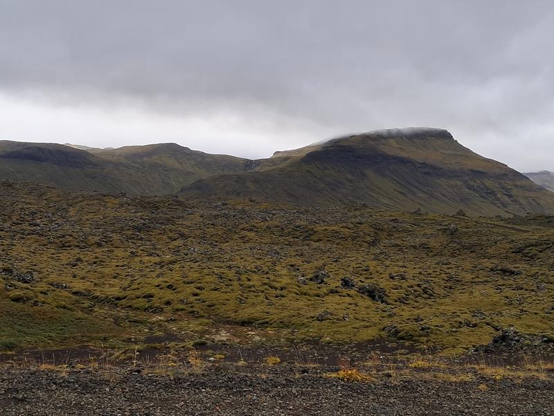Tejados de turba, cañones y campos de lava, Península Snaefellnes - Islandia, donde la tierra ruge. (17)
