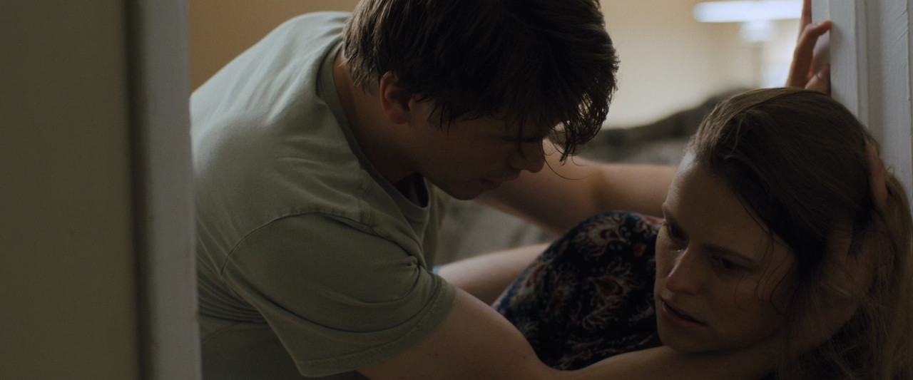 Bitch 2017 (1080p x265 10bit Tigole).mkv_snapshot_01.29.34_[2018