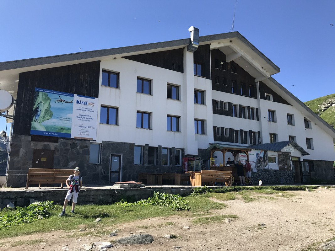 CEEE8911-C855-4DEE-8904-BF6D2802427A