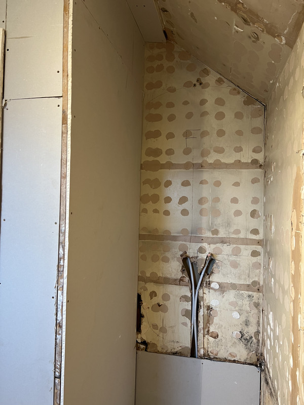 3CE9C504-0364-4CF5-AFE3-EA34040452BA