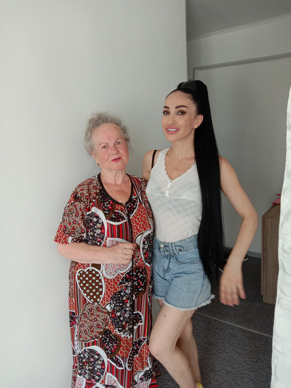 Сурер-внучка 2