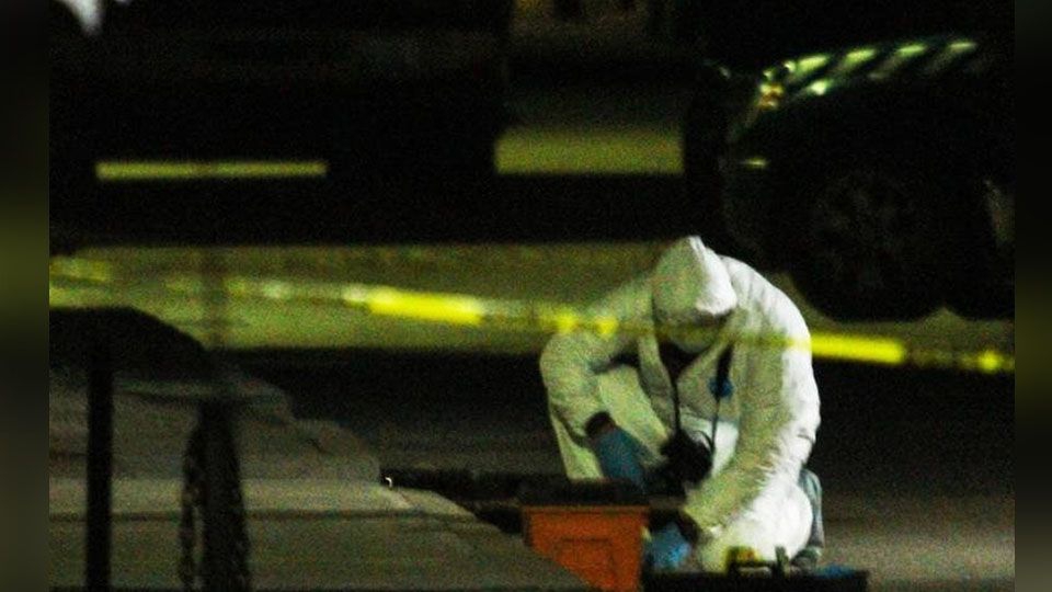 Pistoleros asesinan a un hombre al bajar de un automóvil de lujo en Celaya