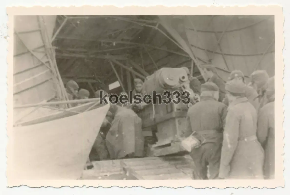 Foto Luftwaffe Transportgeschwader 5 T-Gerät für Afrika Korps in Me 323 Flugzeug