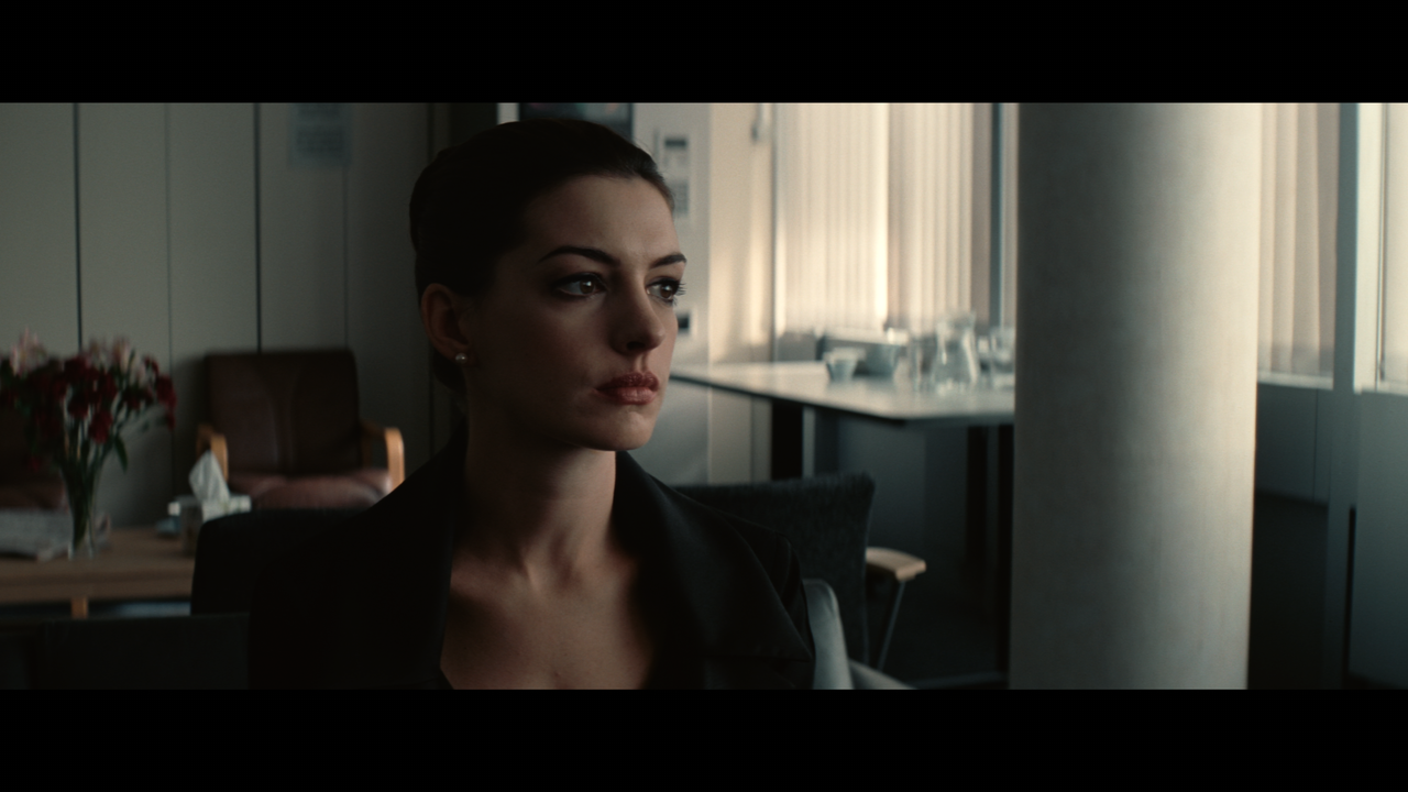 The.Dark.Knight.Rises.2012.2160p.UHD.BDRemux.DTS-HD.HDR.DoVi.Hybrid.P8.by.DVT.mkv_snapshot_01.17.22_