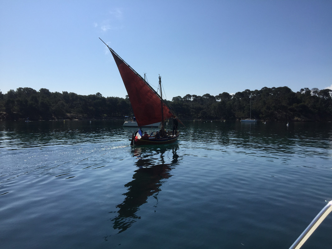 8D4460FF-73ED-4AF9-9BED-06FE6F53F43F