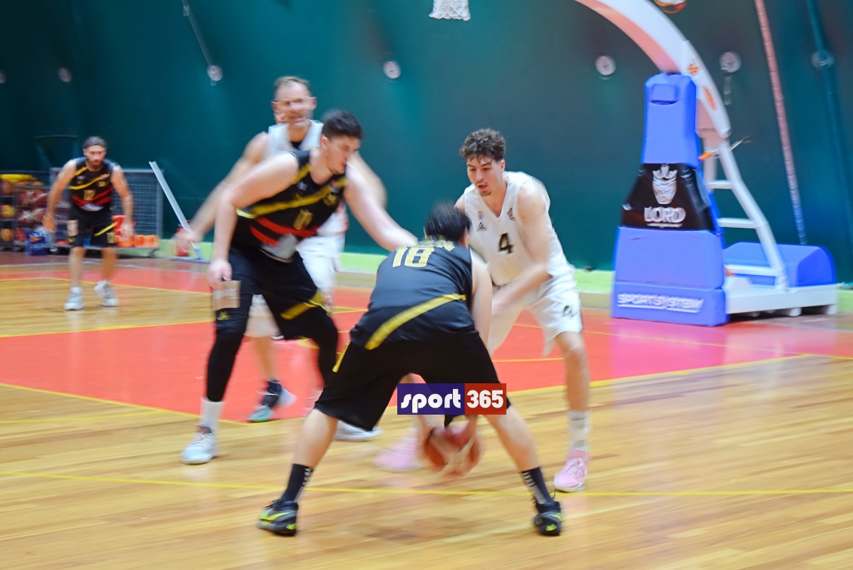 , &Omicron; &Delta;ί&omega;&nu; &Kappa;&upsilon;&pi;&alpha;&rho;&iota;&sigma;&sigma;ί&alpha;&sigmaf;&nbsp;64-60 &tau;&eta;&nu; &Kappa;&alpha;&lambda;&alpha;&mu;ά&tau;&alpha;&nbsp;B.C.&nbsp;&sigma;&tau;&eta;&nu; &Tau;έ&nu;&tau;&alpha;, &iota;&sigma;&omicron;&phi;ά&rho;&iota;&sigma;&epsilon; (1-1) &tau;&omicron;&upsilon;&sigmaf; &tau;&epsilon;&lambda;&iota;&kappa;&omicron;ύ&sigmaf; &tau;&eta;&sigmaf; &Alpha;1 &Epsilon;&Kappa;&Alpha;&Sigma;&Kappa;&Epsilon;&Nu;&Omicron;&Pi; (&phi;&omega;&tau;&omicron;&gamma;&rho;&alpha;&phi;&iota;&epsilon;&sigmaf; & &beta;ί&nu;&tau;&epsilon;&omicron;)