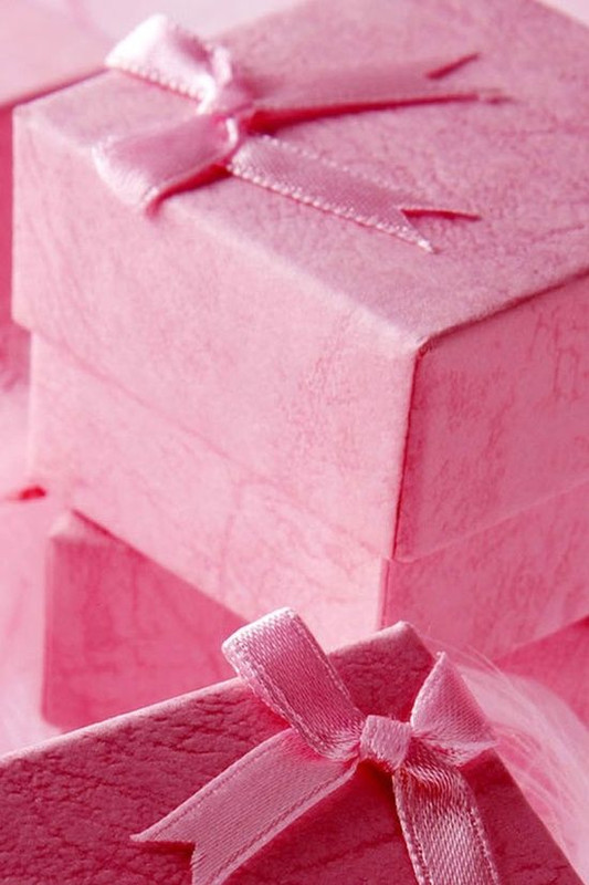 pinkgiftbox.jpg
