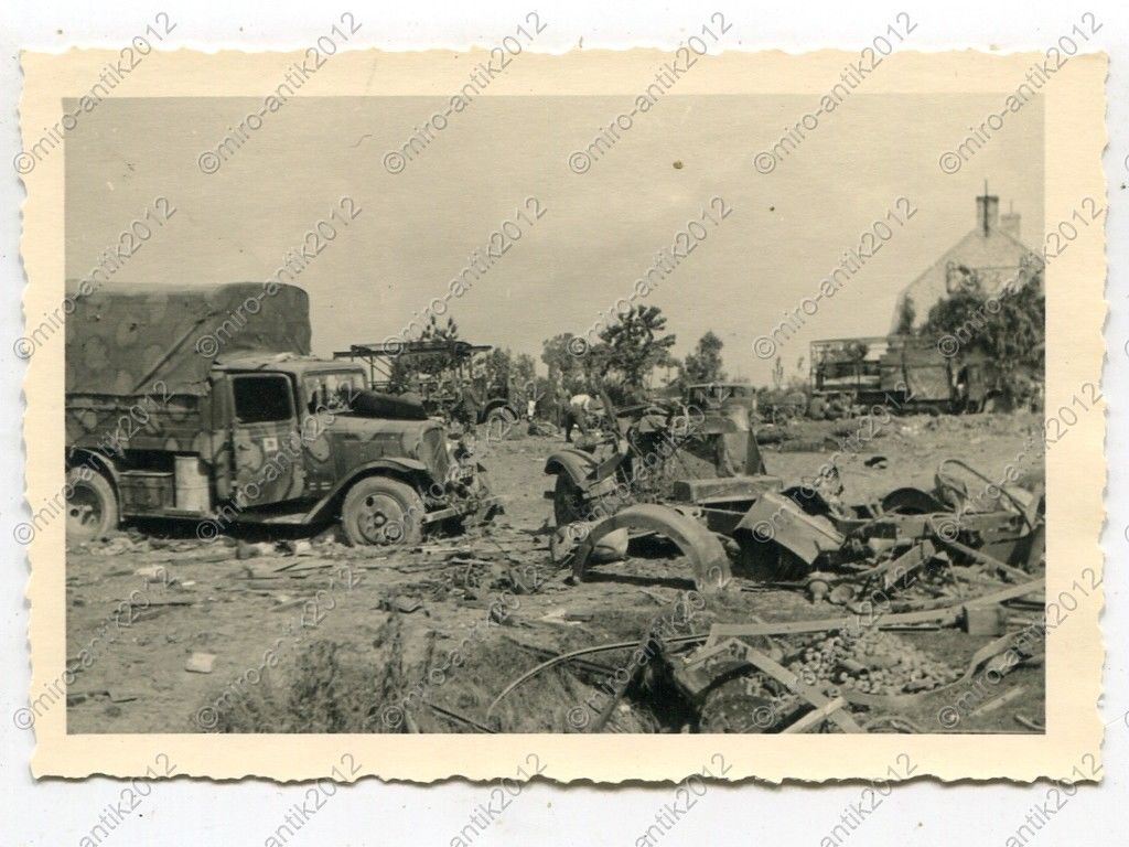 Foto, Wehrmacht, zerstörter LKW, Citroen mit Tar