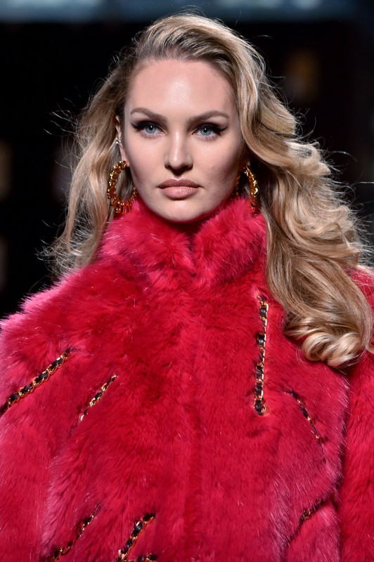 candice-swanepoel-at-moschino-x-h-m-runway-show-in-new-york-10-2