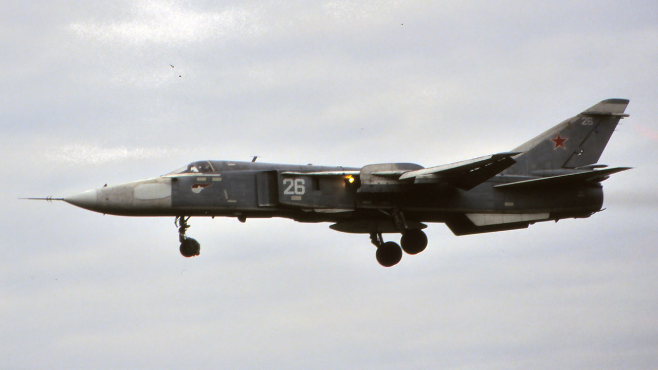 11 ORAP Su-24MR 26 White_0615312_2
