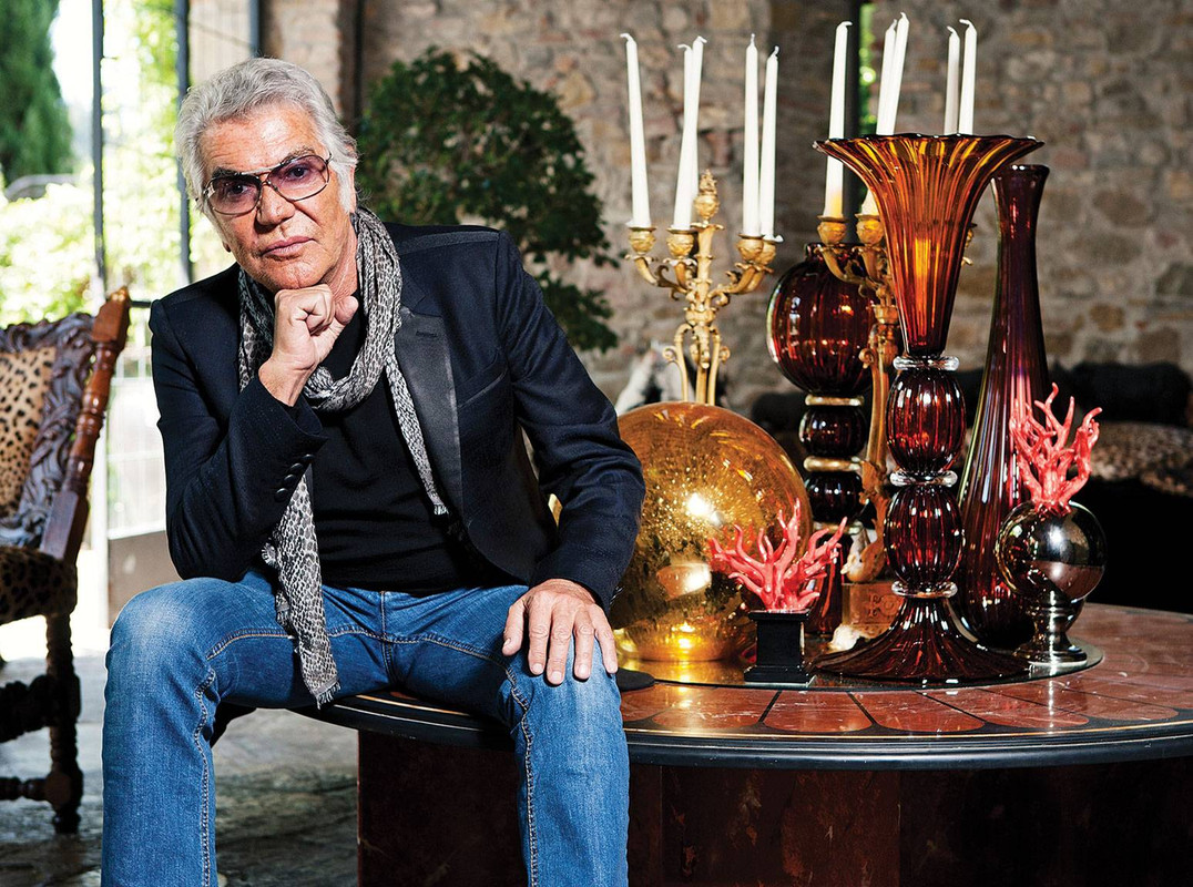 È morto Roberto Cavalli, lo stilista re dei tessuti animalier È morto Roberto Cavalli, lo stilista re dei tessuti animalier