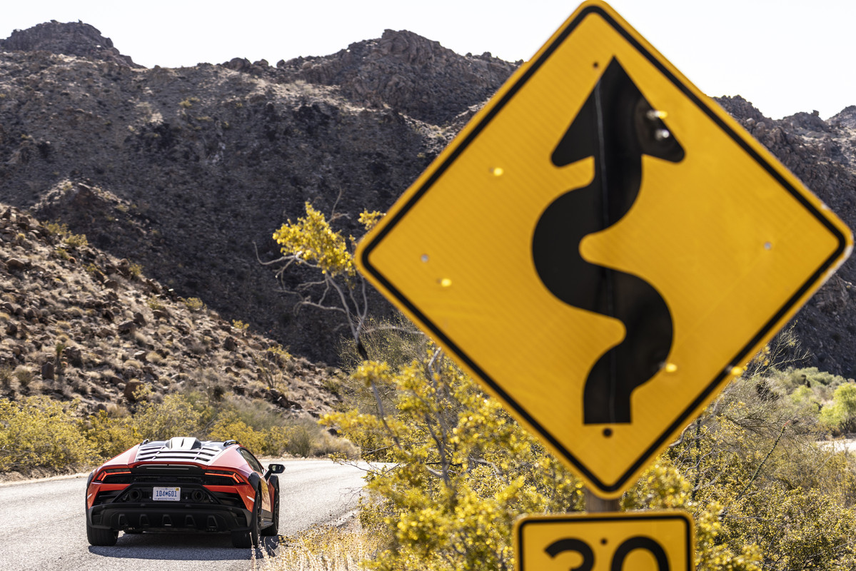643201