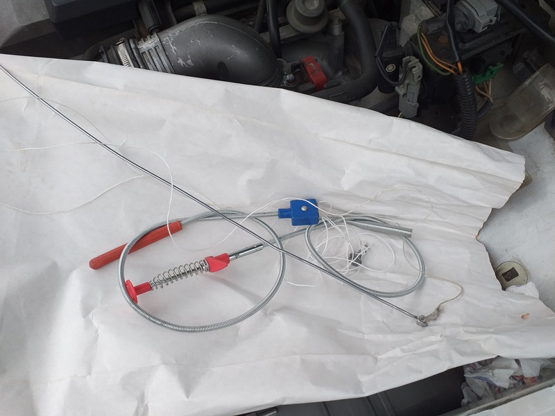 R25 Câble Capot passage suite & fin (1)