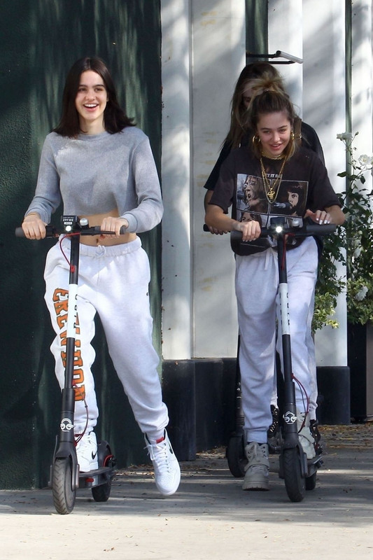 amelia-and-delilah-hamlin-out-in-west-hollywood-11-18-2018-10