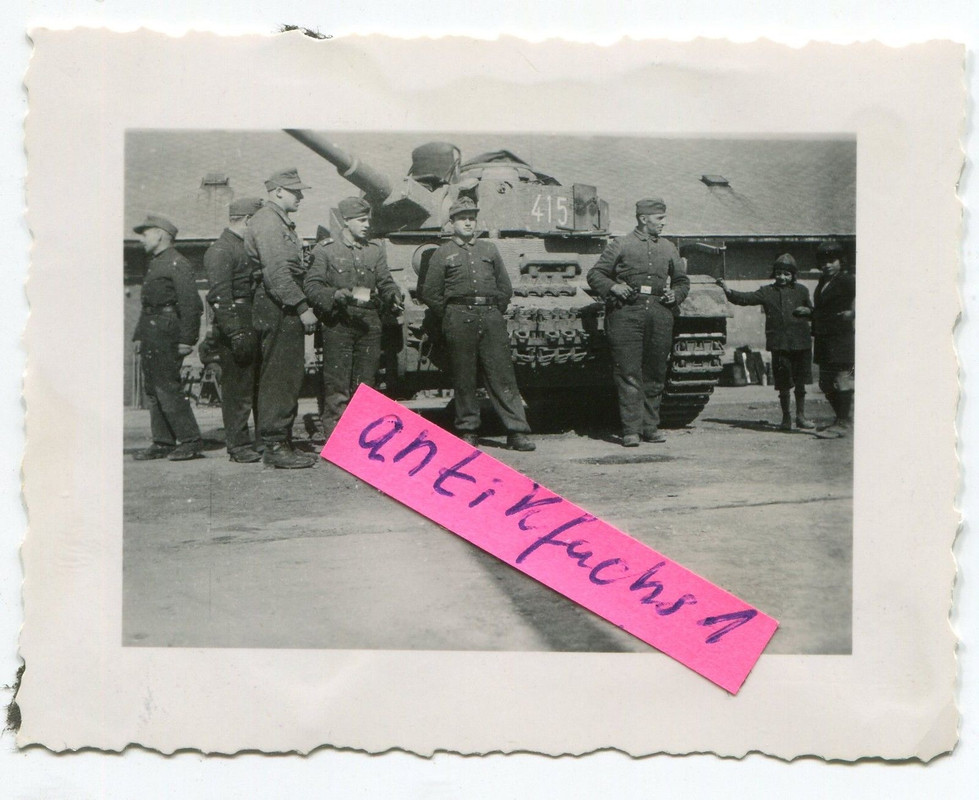 Deut. Panzer IV lang mit 415 und Seitenschürze- 