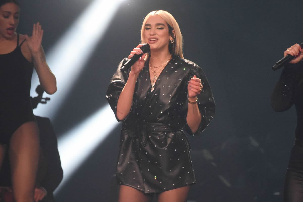 DUA-LIPA-Legs-in-Pantyhose-Performs-at-The-Voice-of-Germany-Fi