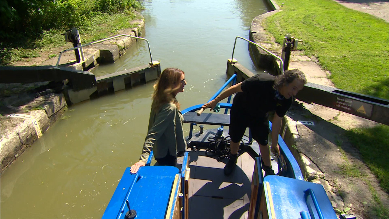 08.17 - 18.00.00 - ITV News London. The latest news in London and the....ts_snapshot_24.14.073
