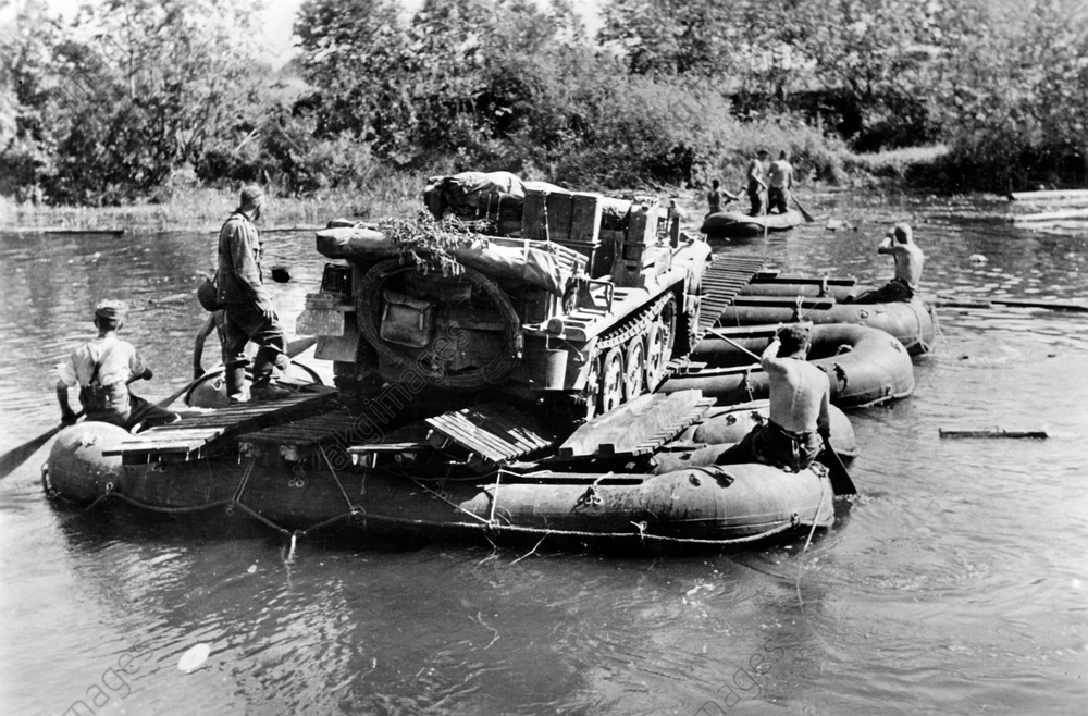 Ostfront - Transport eines Panzer mit der Fähre 1941