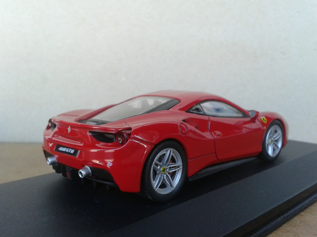 2015 Ferrari 488 GTB (ixo-nº8 Ferrari GT Collection) (12)