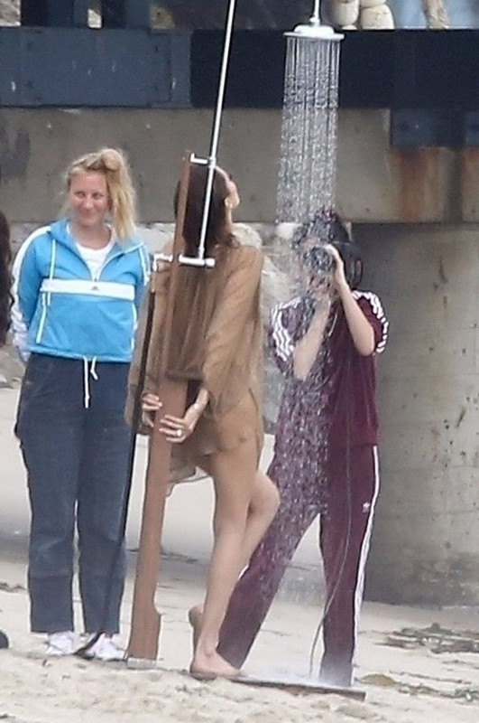 Bella-Hadid-See-Through-Nude-upskirt-STARS-com-38