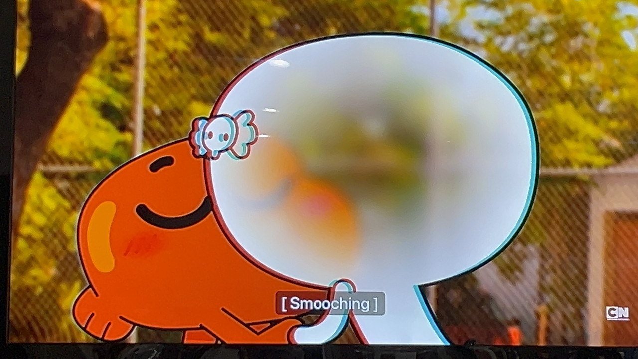 Darwin and Carrie kissing