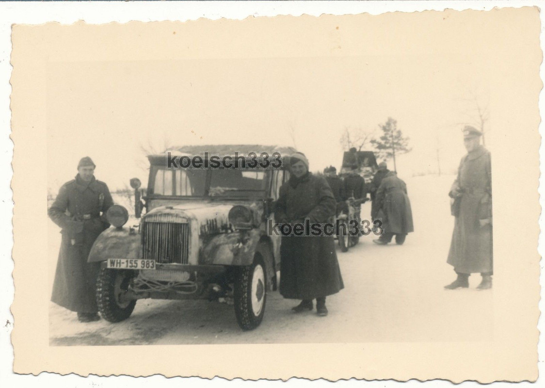 Foto 19. Panzer Div. - Kübelwagen PKW Krad Panze