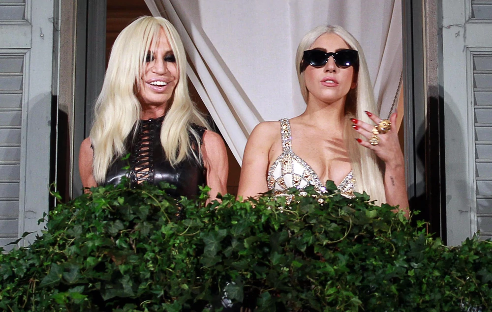 10-1-12-On-Balcony-of-Versace-Mansion-00