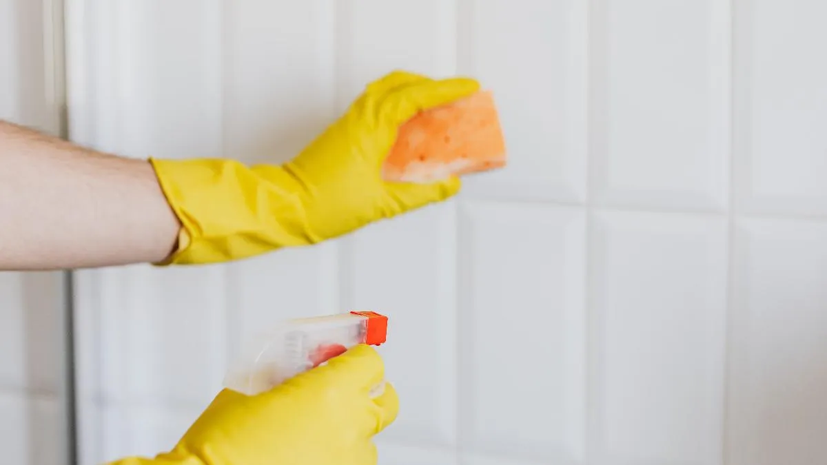 ¿Qué hacer para quitar la suciedad en los azulejos? Este es el truco de limpieza
