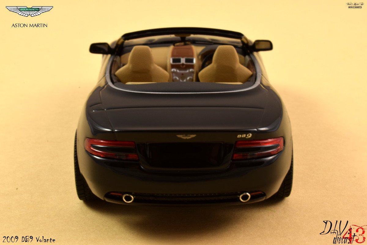 Aston Martin_DB9_Volante_Minichamps (4)