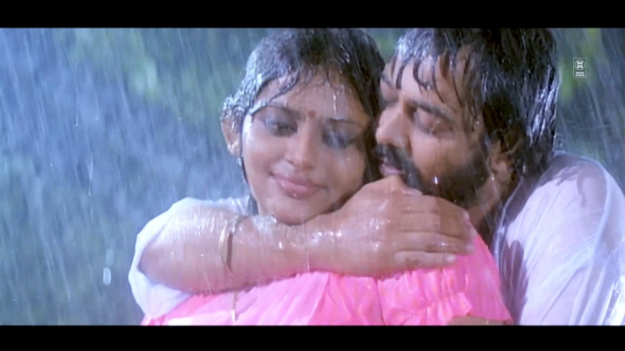 Mayuri Hot scenes and wet dance in saree-Aakashaganga.mp4_snapshot_00.30.100