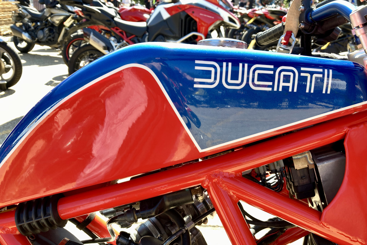 F5907E2E-2BCA-40A5-9B8D-2A738D0371F9