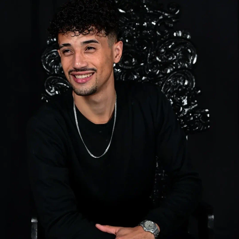 عميل
