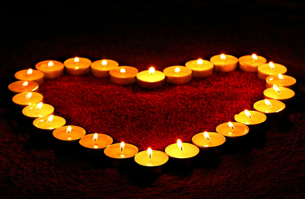 yellowtealightsheart.jpg