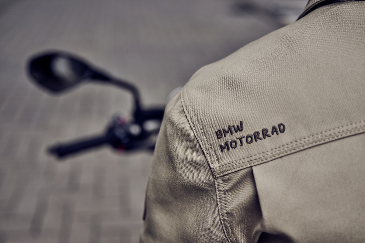 P90533863_highRes_bmw-motorrad-clothin