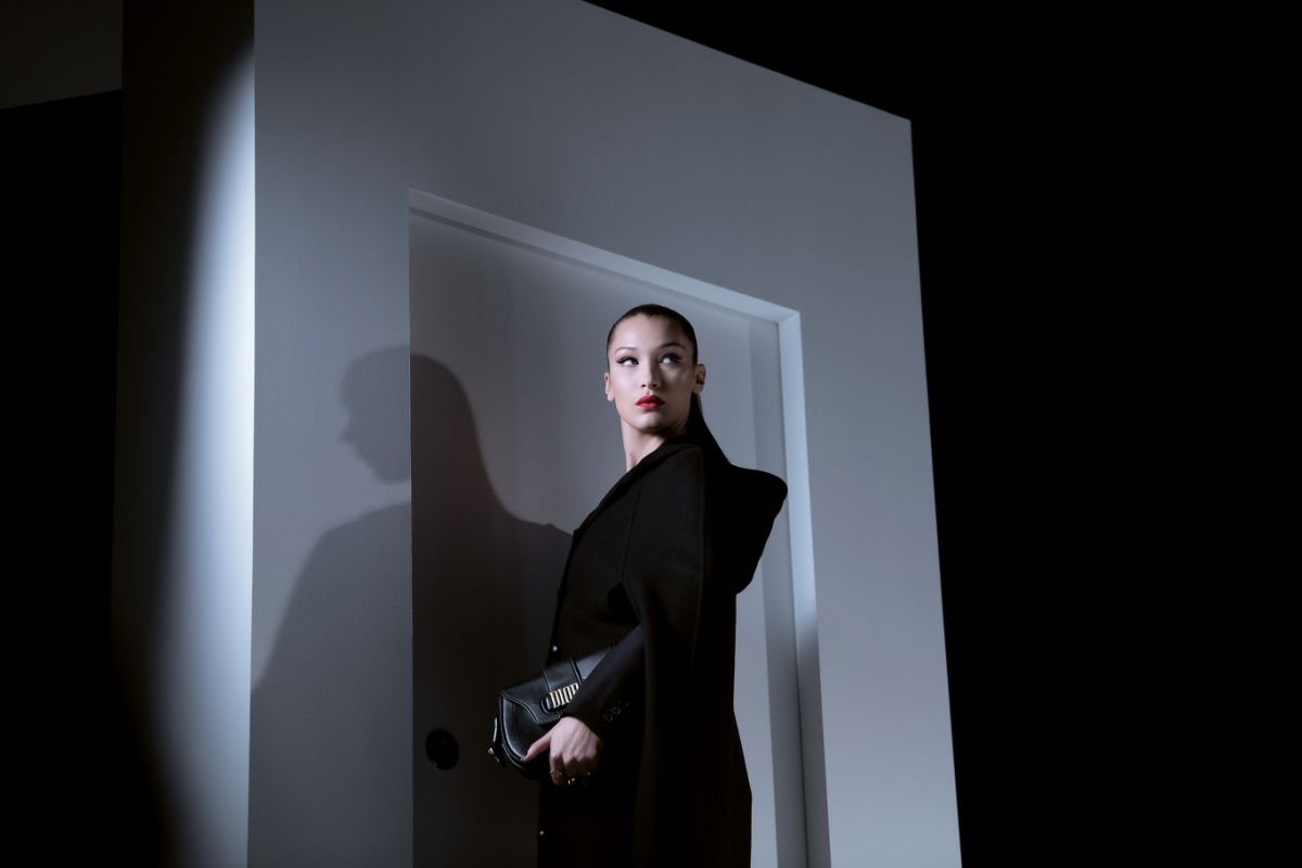 bella-hadid-for-dior-hallowe-en-makeup-october-2018-3