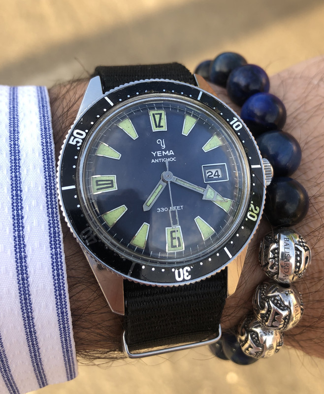 9B823952-5EB2-41A1-B0A7-DB10DD1F21DF