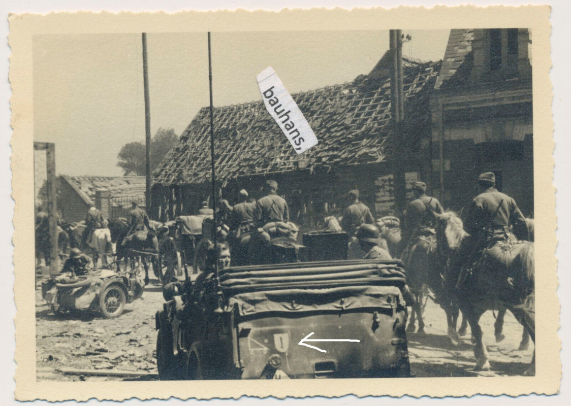Foto Westfeldzug, Wehrmacht Soldaten Motorrad, Kübelwagen 2.WK
