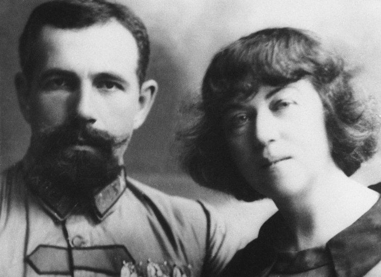 Dubenko-and-Kollontai.jpg