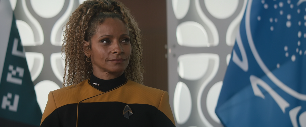Star.Trek.Picard.S02E01.The.Star.Gazer.1080p.10bit.BluRay.AAC5.1.HEVC-Vyndros.mkv_snapshot_16.44_[20