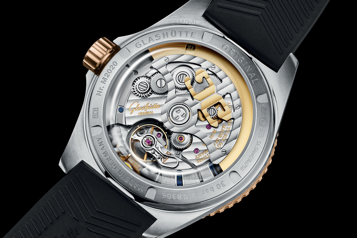 Glashutte-Original-SeaQ-Panorama-Date-BiColor-and-Red-Gold-1-2048x1365