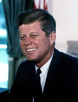 Medio dólar Kennedy. Estados Unidos de América. 1964. John-F-Kennedy-White-House-color-photo-portrait