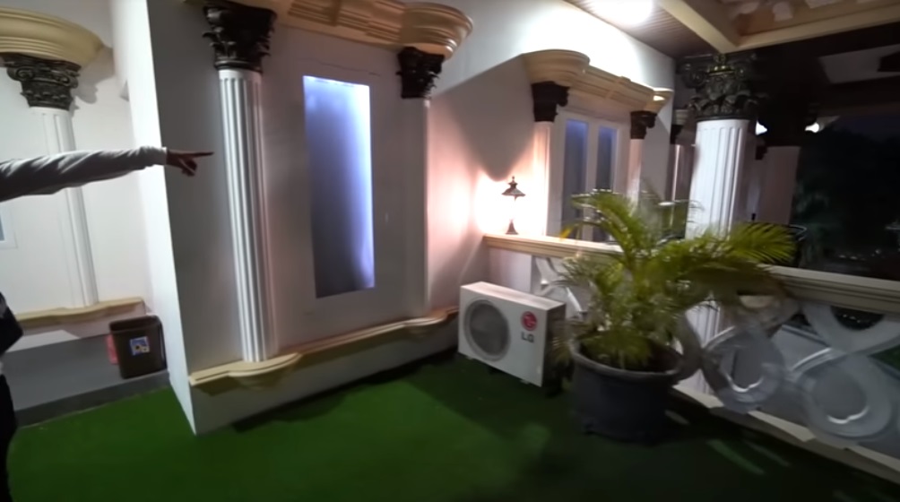 Kamar Putri Delina