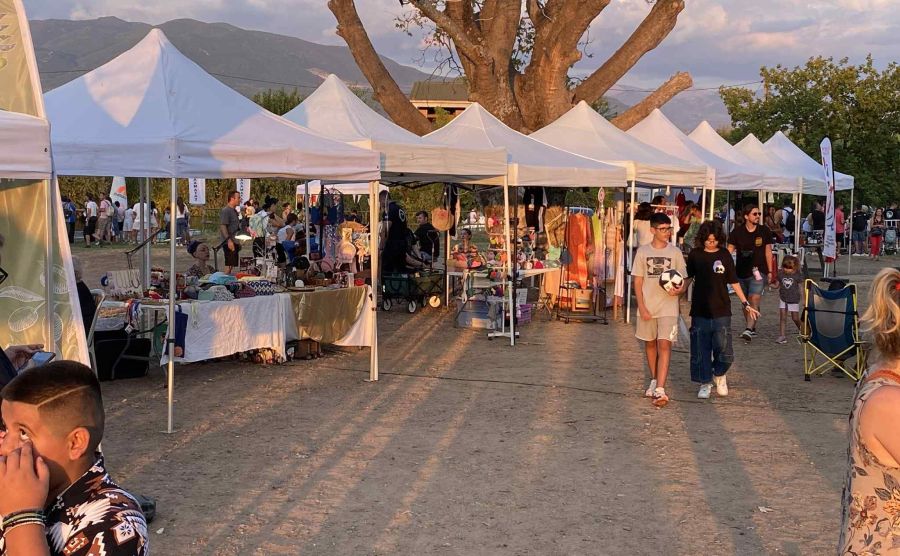 , Kalamata Pamisos River Action: &Omicron;&lambda;&omicron;&kappa;&lambda;&eta;&rho;ώ&nu;&omicron;&nu;&tau;&alpha;&iota; &omicron;&iota; &delta;&iota;ή&mu;&epsilon;&rho;&epsilon;&sigmaf; &delta;&rho;ά&sigma;&epsilon;&iota;&sigmaf; &mu;&epsilon; &sigma;&upsilon;&nu;&alpha;&upsilon;&lambda;ί&alpha; &alpha;&pi;ό &tau;&omicron;&upsilon;&sigmaf; &laquo;&Alpha;&kappa;&rho;&omicron;&beta;ά&tau;&epsilon;&sigmaf;&raquo; &kappa;&alpha;&iota; &tau;&omicron;&nu; &laquo;&Epsilon;&iota;&sigma;&alpha;&gamma;&gamma;&epsilon;&lambda;έ&alpha;&raquo;