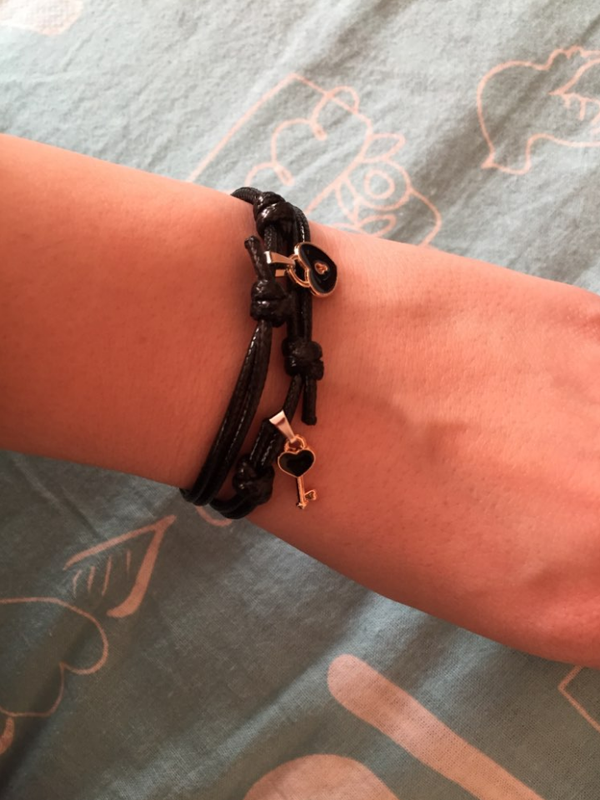 love lock hand band