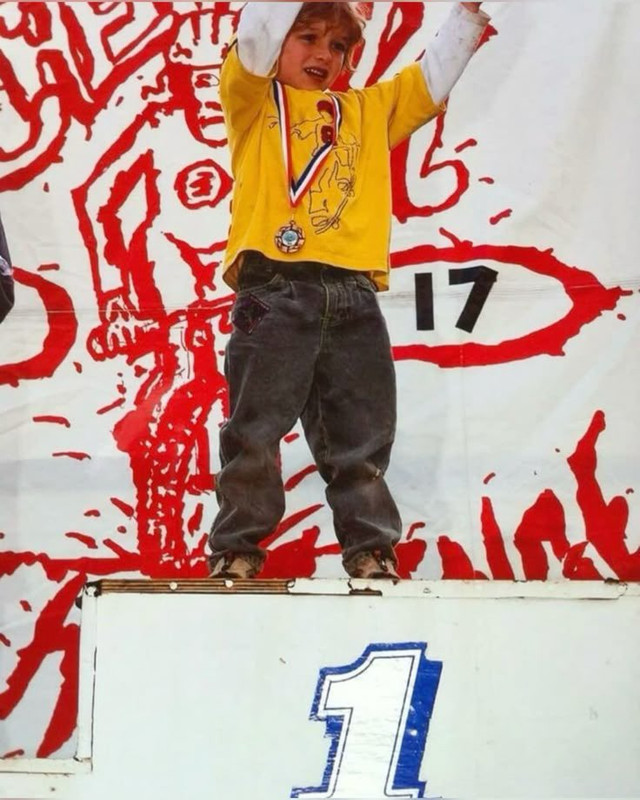 G6w-Trls-Xo-AAJbn-O-format-jpg-name-medi